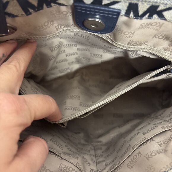 Womens Michael Kors Signature Navy Small Tote - Picture 6 of 13